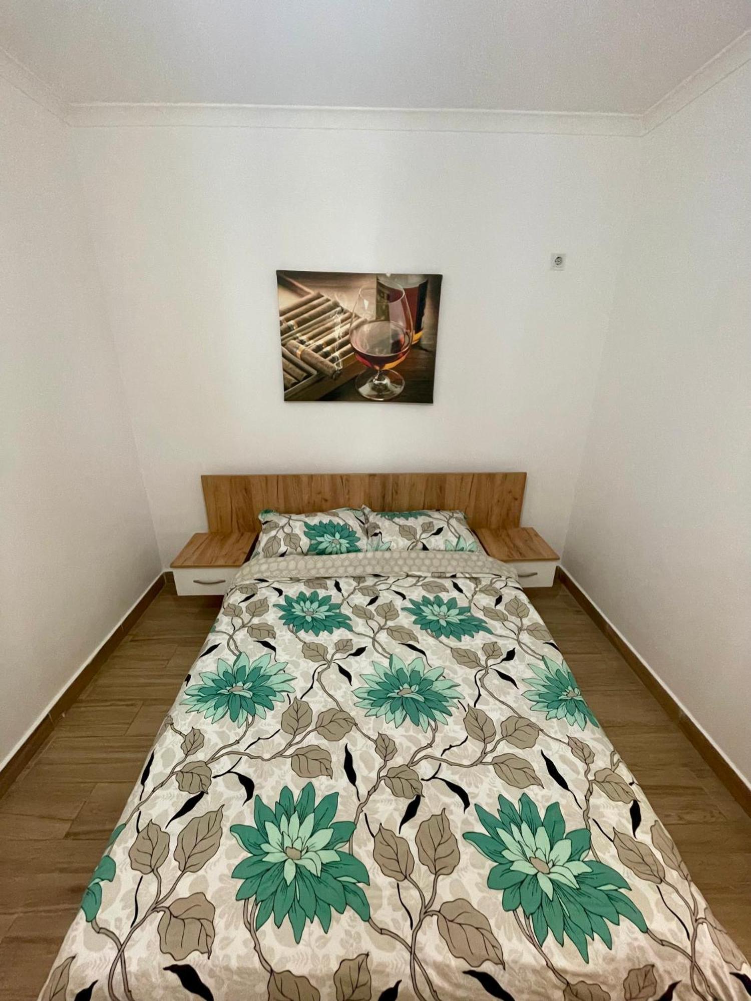 Militari Comfort Studio Rosu Luaran gambar