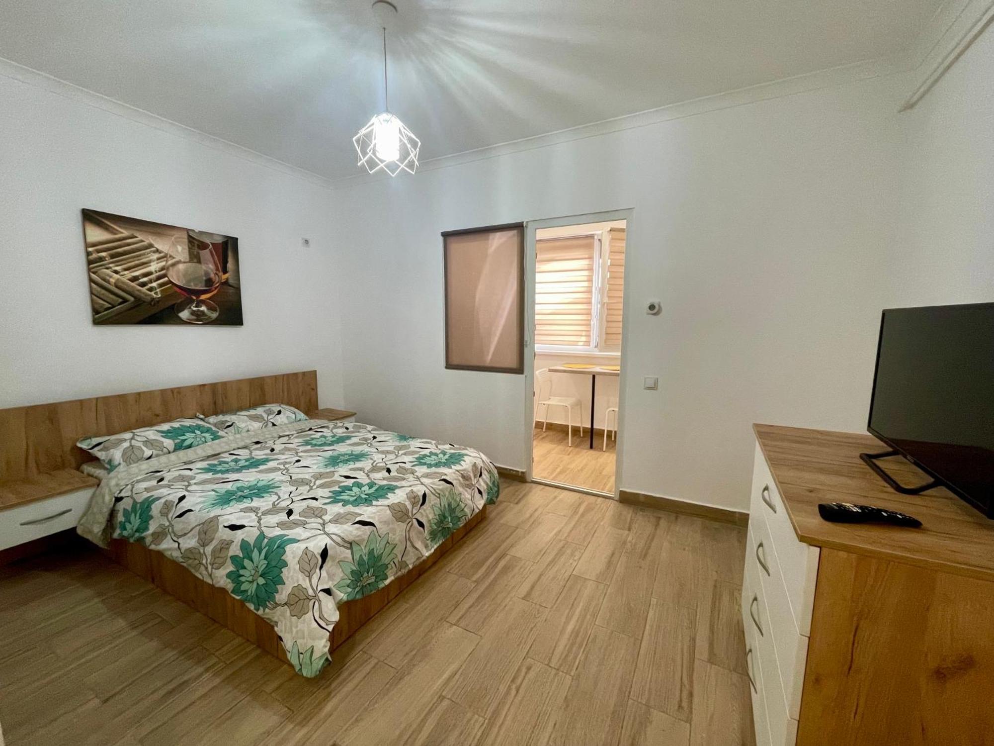 Militari Comfort Studio Rosu Luaran gambar